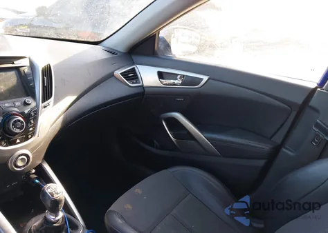 2013 Hyundai Veloster Base W/Black z USA, uszkodzony, nr VIN KMHTC6AD0DU143985